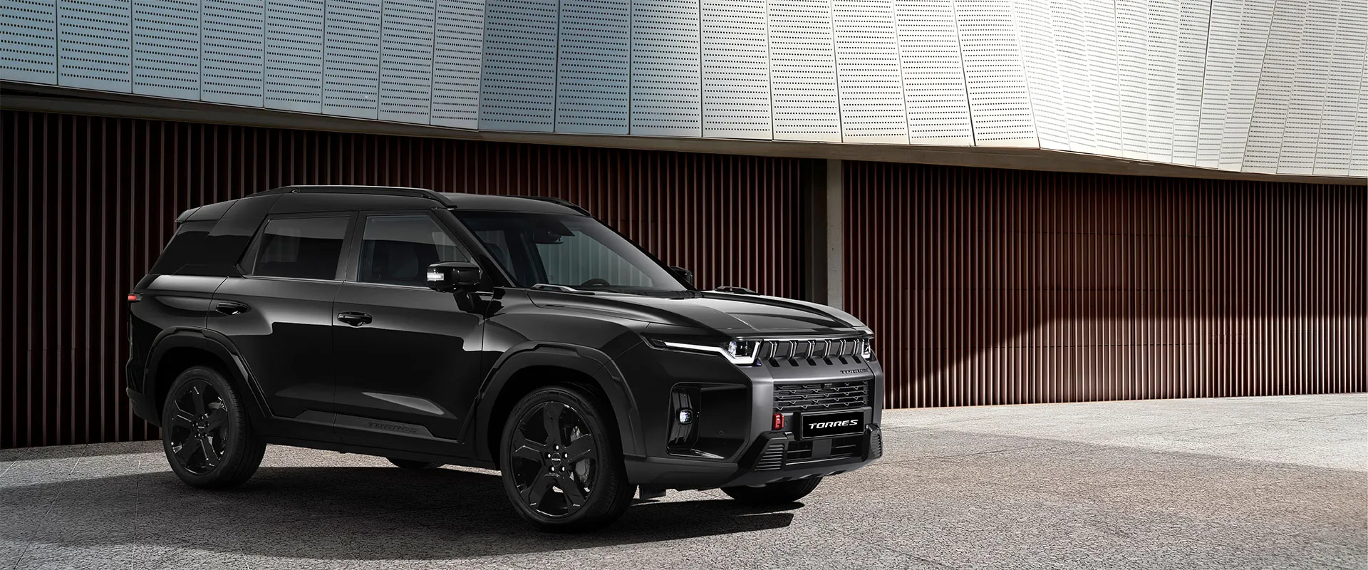 pic showroom torres hybrid 53