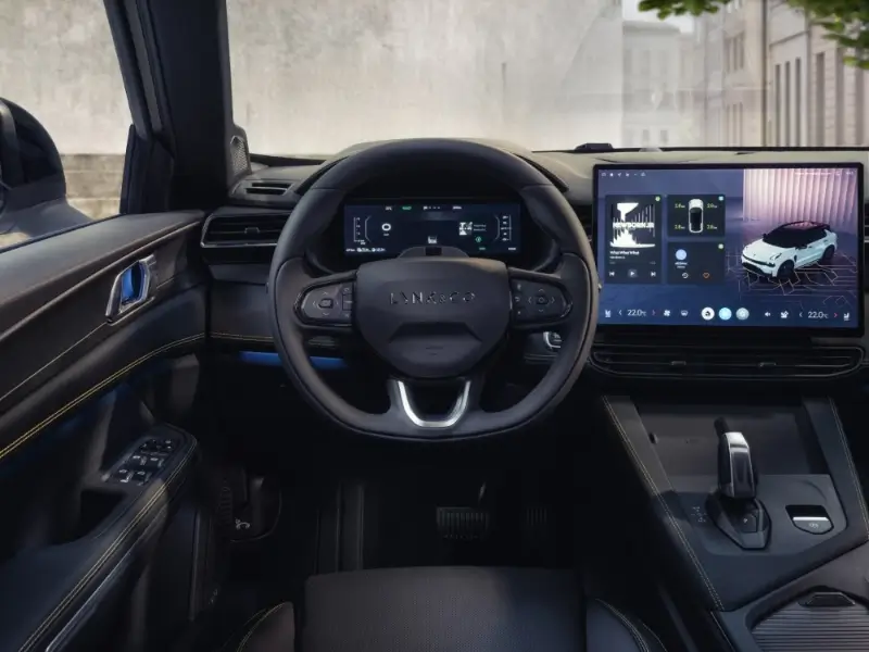 lynkco model_01 cutting_edge_tech all 800w